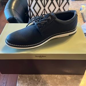 Brand new never worn Edmund Style Black Shoes